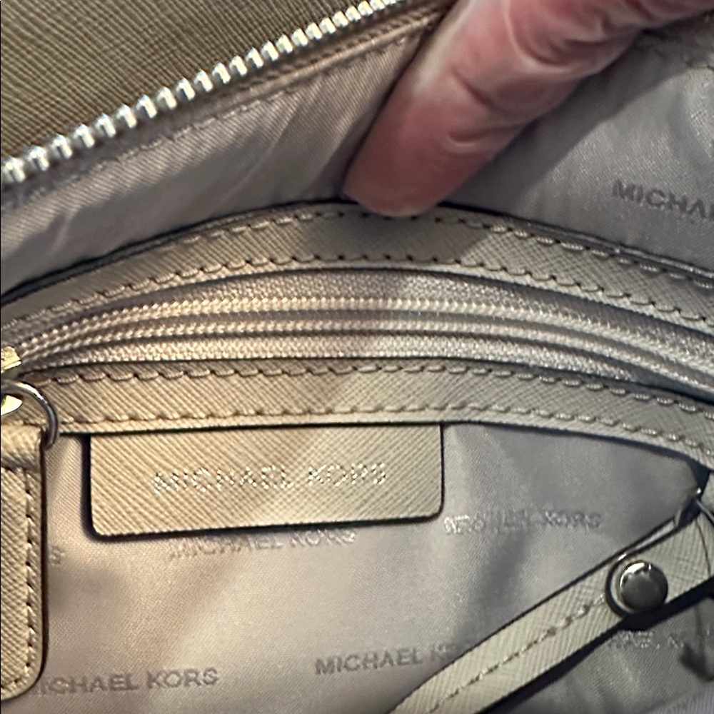 NWOT Michael Kors Royal Blue Crossbody Bag with Silver Padlock - Picture 7 of 8